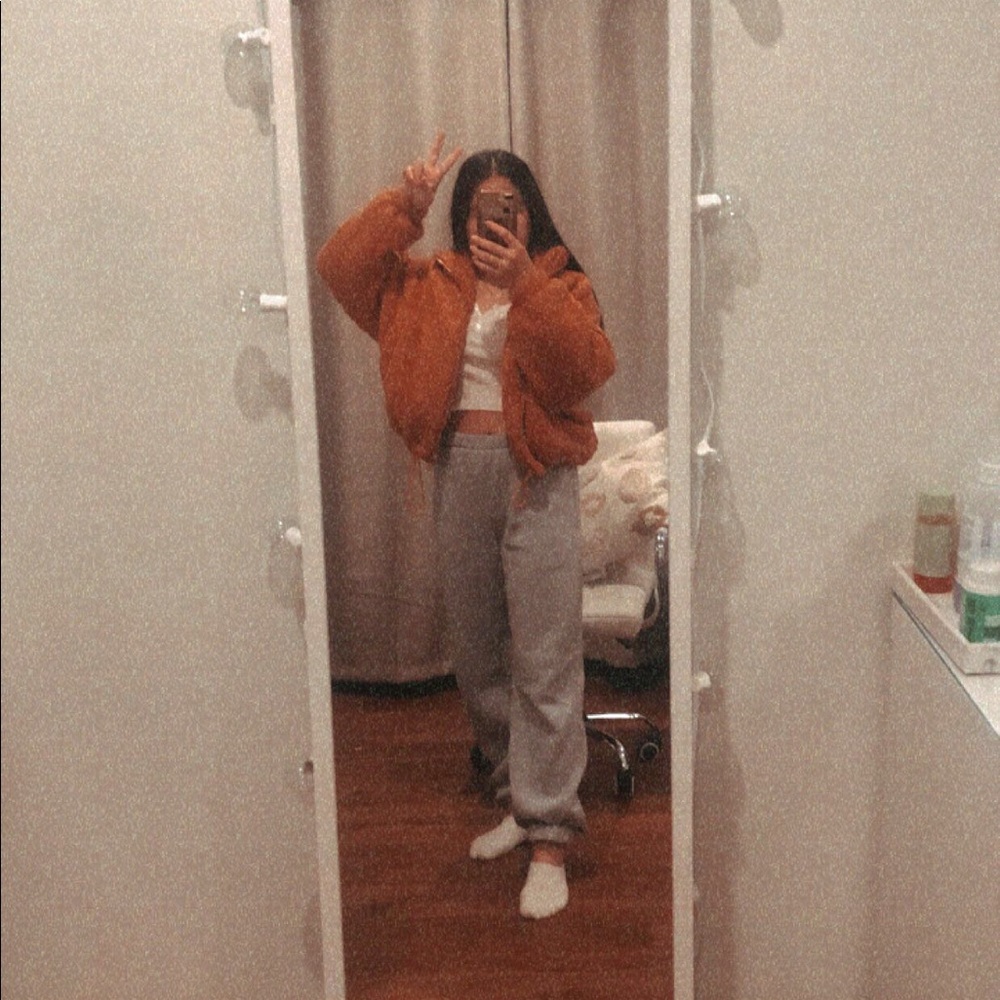 Meet your Posher, Kiana